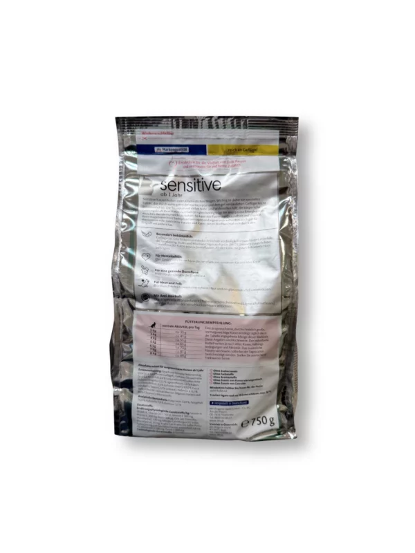 Dry cat food sensitive with poultry, 750 g
