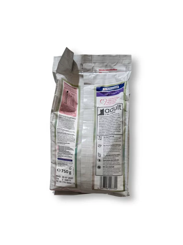 Dry cat food rich in pollock, 750 g